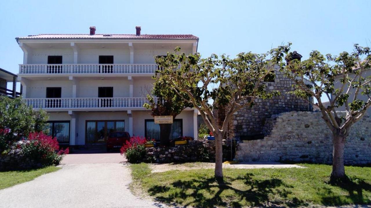 Apartments Branko Nin Bagian luar foto